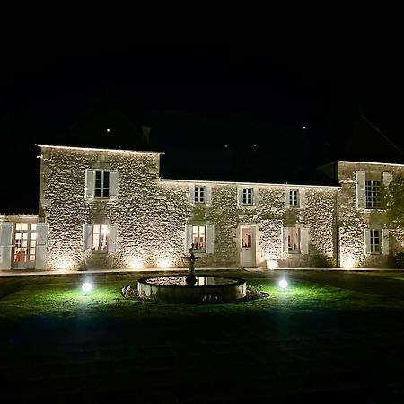 Chateau De Lafont Suites Saint-Vivien  Exteriör bild