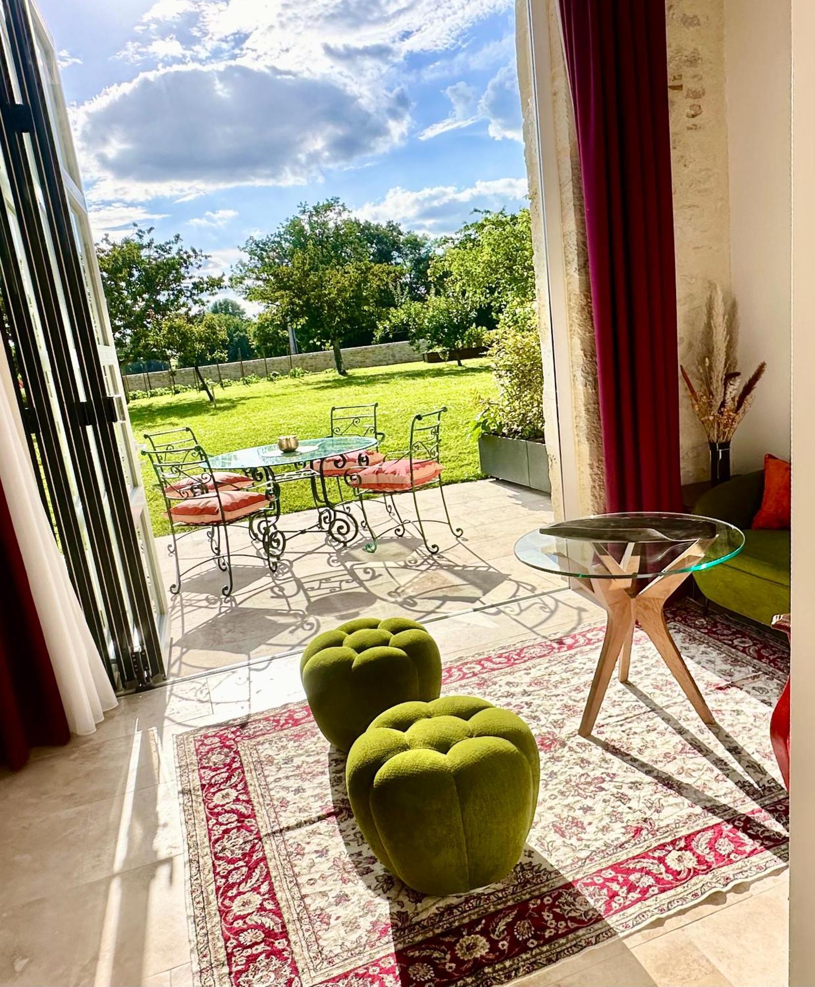 Chateau De Lafont Suites Saint-Vivien  Exteriör bild