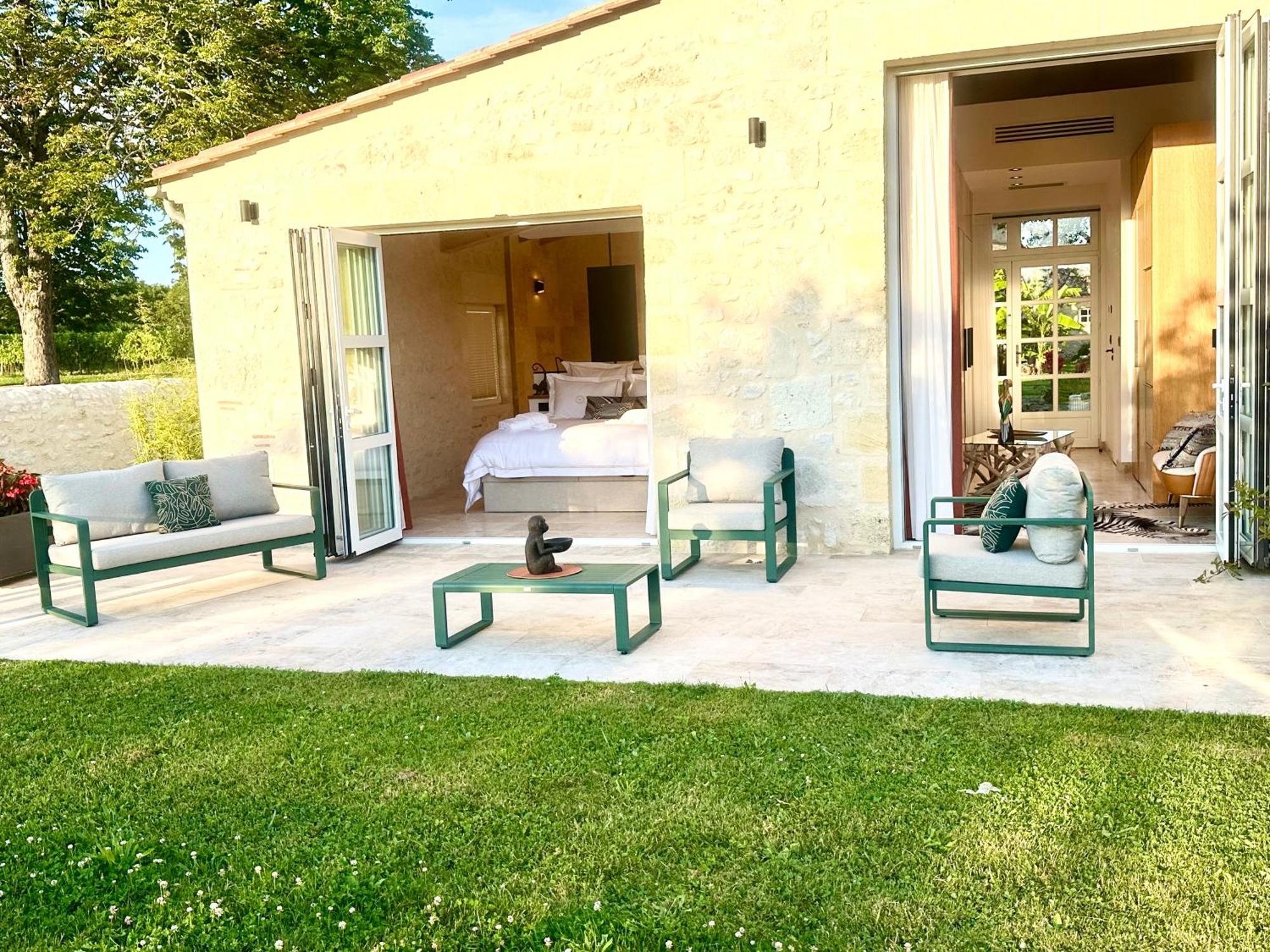 Chateau De Lafont Suites Saint-Vivien  Exteriör bild