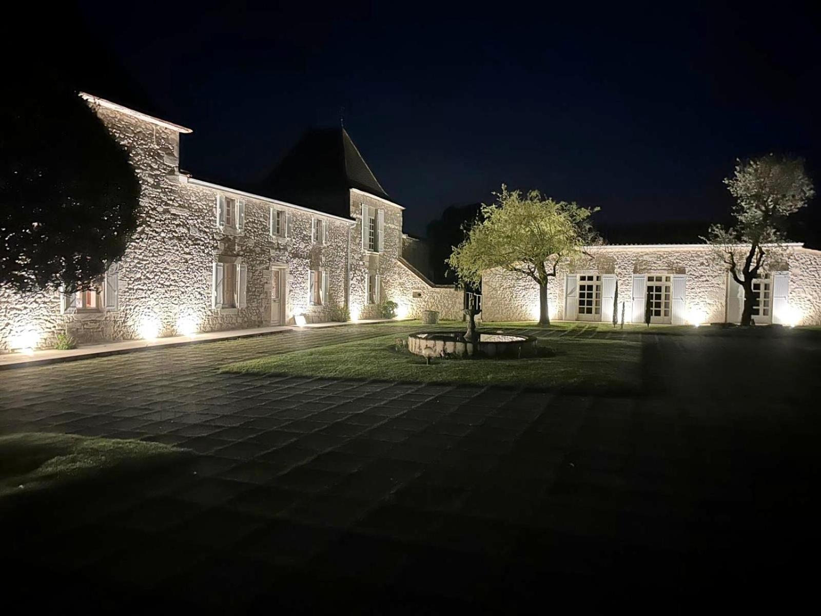 Chateau De Lafont Suites Saint-Vivien  Exteriör bild